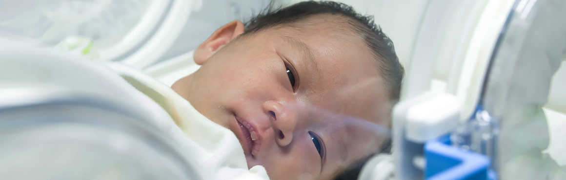 شاب مصري يجمع مليون ونصف المليون جنيها لإنقاذ الأطفال حديثي الولادة